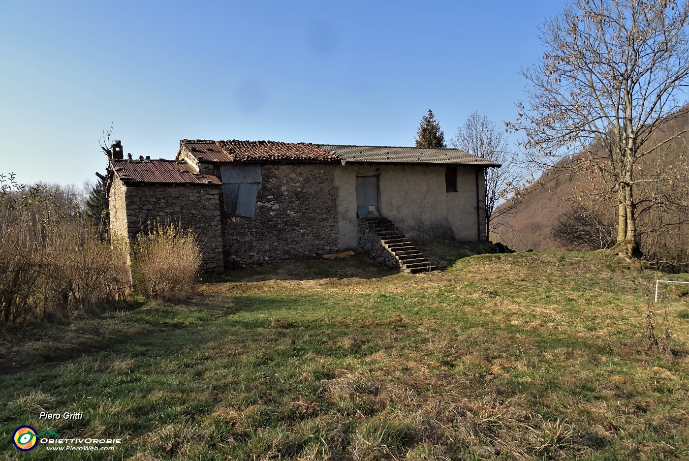 17 Rientriamo alla cascina.JPG